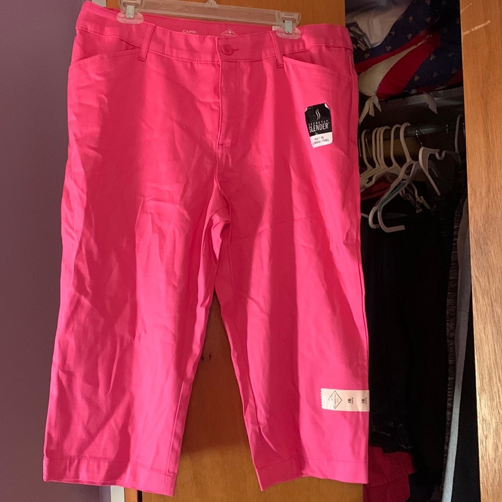 Capri pants